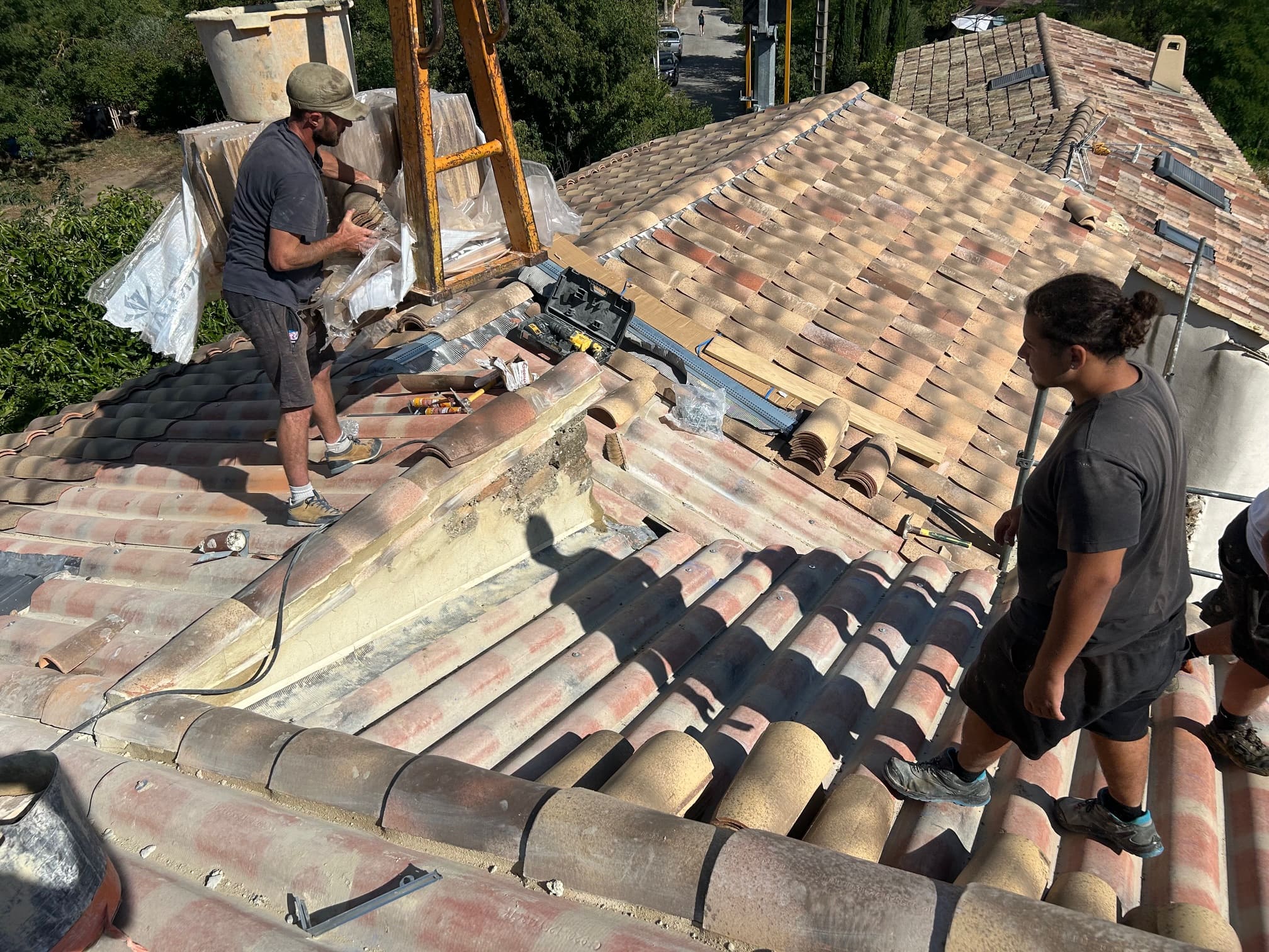 Toiture neuve - Isolation laine de verre - Goutière